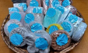 Goats Milk w/ Cocoa Butter Rose Essential Oil & Dried Rose Petals Soap Bars - Picture 1 of 2