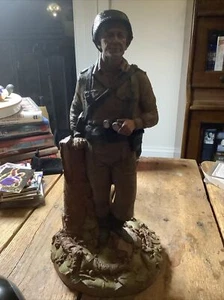 Tom Clark Figurine WW2 Soldier 13” - Picture 1 of 6