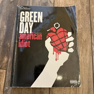Green Day presenta American Idiot: Guitar Songbook Edition partituras 2004 usadas Foto 1 de 4