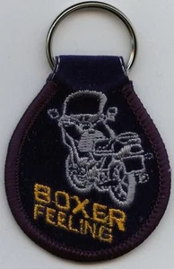 BMW Boxer-Feeling Motorrad Schlüsselanhänger auf Velours gesticktem Marken-Motiv - Bild 1 von 1