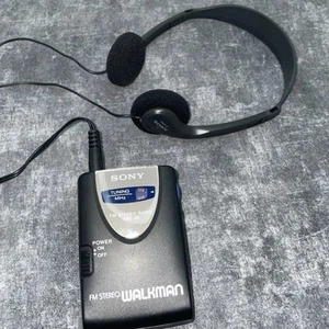 SONY FM Stereo Walkman SRF-46 With Sony TRH-2 Headphones Tested Works - Picture 1 of 6