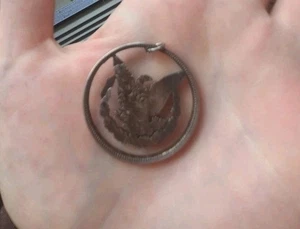 Moneda de dólar Morgan tallada águila colgante hecha a mano moneda joyería plata 90% fina - Imagen 1 de 3