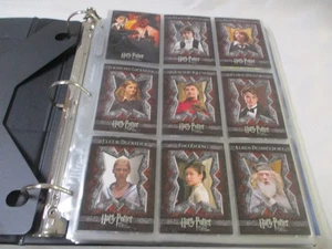 JUEGO DE CARTAS BASE HARRY POTTER Y LA COPA DE FUEGO CON 2 PIEZAS PROMOCIONALES - Imagen 1 de 5