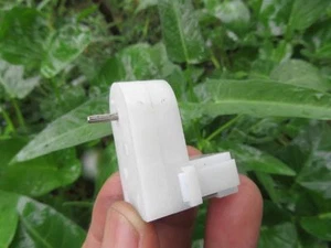 DC 3V~6V 5V 120RPM Micro Mini 7-type Gear Motor Gearbox Reducer DIY RC Toy Hobby - Picture 1 of 5