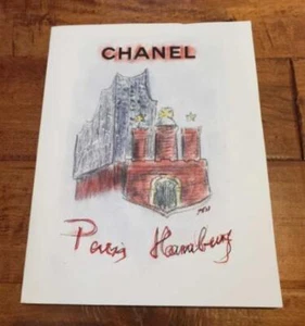 Chanel Paris - Hamburg 2017/18 w/ USB & Invitation SOFTCOVER Karl Lagerfeld art - Picture 1 of 1