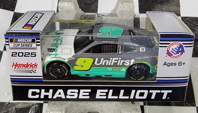 Chase Elliott #9 UNIFIRST Throwback 2025 Chevrolet ZL1 CX92565UTBCL 1:64 - Immagine 1 di 4