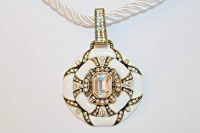 Collar Heidi Daus Blanco Esmalte Swarvoski Cristal Newport Elegante Colgante Foto 1 de 4