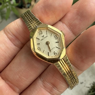 Vintage Waltham Relógio de Quartzo Feminino Pulseira Tom Dourado Quartzo Feminino Delicado - Imagem 1 de 4