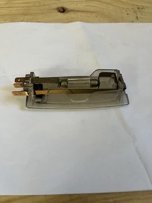 Lámpara de cortesía interior de luz de cúpula 116 820 OEM 1980 Mercedes Benz 300SD W116 Foto 1 de 4