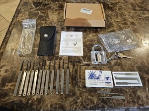 Transparentes Übungsschloss mit Schlüsseln & Koffern Set mit 20-teiligem Set - Bild 1 von 12