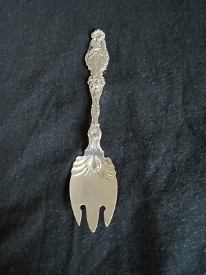 Tenedor de helado Lily by Whiting Sterling con monograma - 5 1/8" Foto 1 de 3