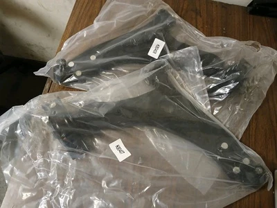 Par de brazos de control inferiores delanteros para Ford Focus 2005 2006 2007 2008 2009 2010 2011 Foto 1 de 4