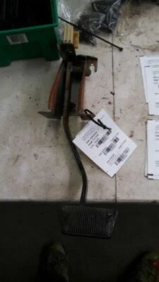 Conjunto de pedal de freno transmisión automática Jeep TJ Wrangler OEM 2002 6505 Foto 1 de 4