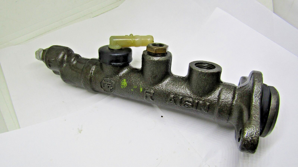 Aisin Clutch Cylinder 31470-60120-J Clutch Slave Cylinder 85