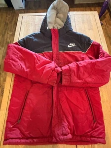 Nike - Red Blk Zip-Up Hooded Winter Coat Jacket - Mens XL (18-20) - Fleece Inner - Bild 1 von 19