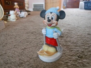MICKEY MOUSE ON SKIS PORCELAIN FIGURINE VINTAGE WALT DISNEY PRODUCTIONS - Picture 1 of 12