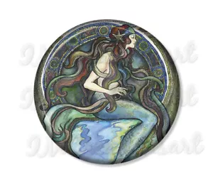Specchio, magnete o spilla Mucha's Art Mermaid misterioso fatto a mano pressare a mano 2,25" - Foto 1 di 4