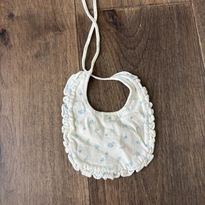 Vintage Carter's Baby Bib Blue And White Floral Print With Ruffle Edge Bib - Picture 1 of 4