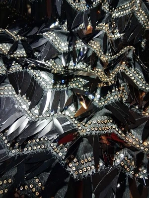 Tela con lentejuelas negra/plateada 2,5 yardas costura artesanía bling juegos con disfraces Foto 1 de 4