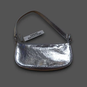 New w Tags!  URBAN OUTFITTERS Women's Small Silver Purse Handbag - Picture 1 of 5