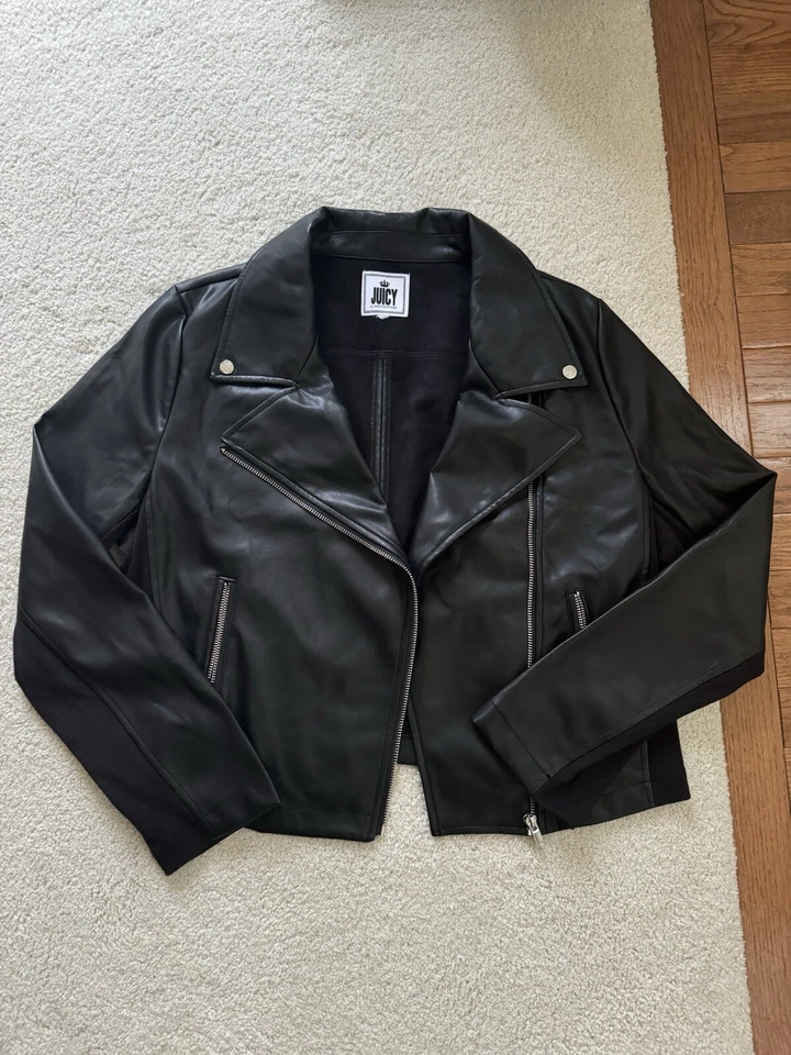 Chaqueta de moto Juicy Couture ligera de imitación de cuero en negro. Talla S/M Foto 1 de 4