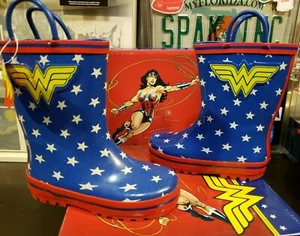 NEW DC Comics Girls Wonder Woman Rain Boots FREE SHIP Toddler Size 9 US / 25 EUR - Picture 1 of 7