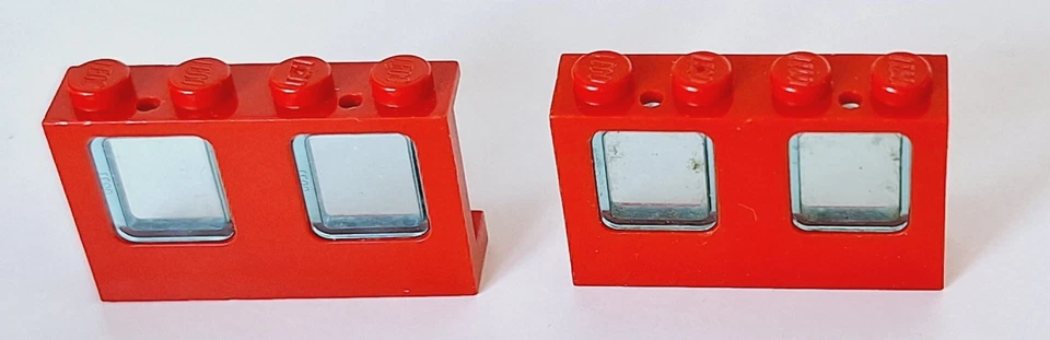 Lego 2 x Fenster 4863 Rahmen 1x4x2 rot Scheibe 4862 transparent blau Zubehör - Bild 1 von 1