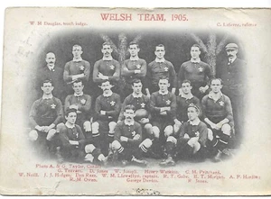 WALES RUGBY TEAM 1905, team and officials named, old postcard. - Picture 1 of 1