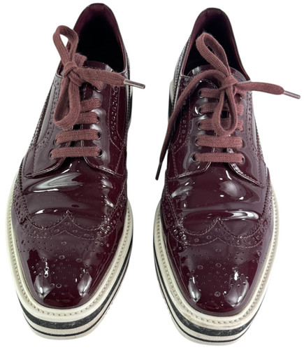 Mocassini PRADA Brogues bordeaux vernice pelle donna plateau alare 39 9US