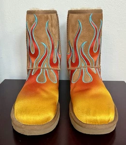 UGG Jeremy Scott Classic Short Flames Beige Boots Women Size 7 - Picture 1 of 9