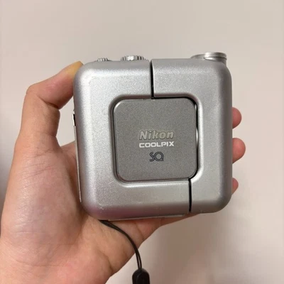 Nikon COOLPIX SQ Digital Camera 3.1MP 3xOptical Zoom Bluetooth Auto Focus Silver - Image 1 of 4