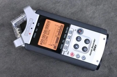 Zoom H4n Handlicher Digitalrekorder Tragbares Mehrspur-Audiogerät Japan-Import - Bild 1 von 4