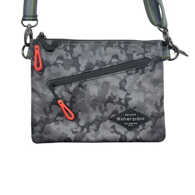Bolsa tiracolo Sherpani Zoom preta/cinza camuflada 9” x 7” bolsa pequena - Imagem 1 de 4