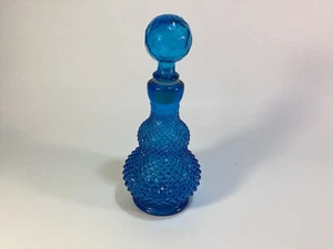 Decanter Bottiglia Genio Diamante Blu 7" Vetro Taglio Punta Made in Italy *EUC* - Foto 1 di 4