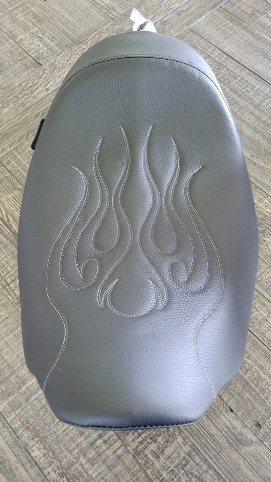 Harley Road Glide/Street Glide 2009-2017 disco duro Ridgeback asiento solo llama Foto 1 de 4