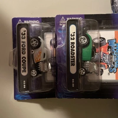 Muscle Machines 1:64  32 Ford Roadster Green Model Kit 2002 & ‘33 Ford Lot Of 2 - Image 1 of 4