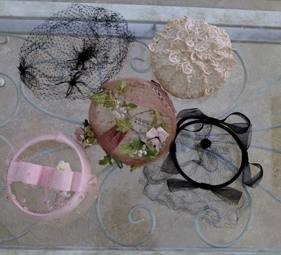 Lote De 5 Sombreros De Colección 1940 1950 Damas Hecho En Unión Plumas Red Derby Foto 1 de 4