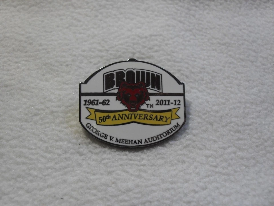 布朗大学50周年纪念 - 美国大学徽章 — 第 1/1 张图片