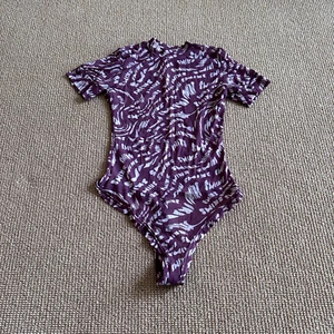 Kim Kardashian Skims Raspberry Swirl Summer Mesh T-Shirt Bodysuit, Size L NWT - Picture 1 of 4