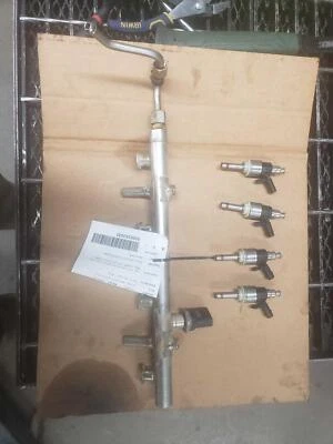 21 22 23 AUDI Q3 2.0L Set of 4 Fuel Injectors & Rail; VIN E (5th digit, S line) - Image 1 of 4