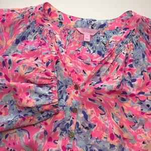 Lilly Pulitzer Elsa Silk Blouse Top Coco Coral Crab Blue Pink Coastal Womans - M - Picture 1 of 8