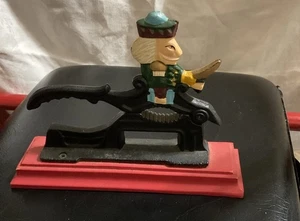 Paul Revere Style Cast Iron Nut Cracker With Red Base, Hat / Sword. Soldiers. - Picture 1 of 8