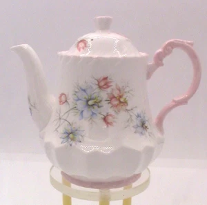 Rosina Tea Pot Cenetary Pear Bone China England 4" Tea Pot with Lid - Picture 1 of 9