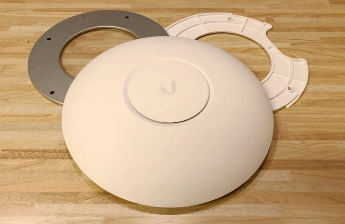 Ubiquiti Access Point UniFi AP AC Pro, fattura con IVA, NP 250 EUR - Immagine 1 di 1