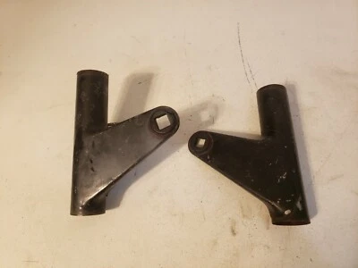 Cubierta de horquilla para faros Yamaha TX500 1974 fabricante de equipos originales soporte lengüetas Foto 1 de 4