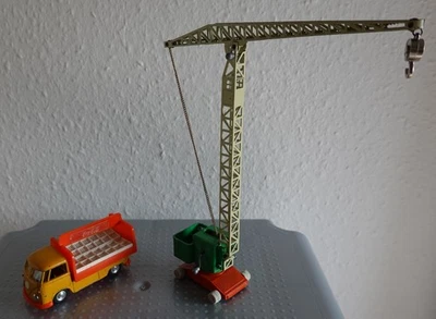 2 alte rare Gama Spielzeugautos - 1. Gama VW T1 "Trink Coca Cola" - 2. Gama Kran - Bild 1 von 4