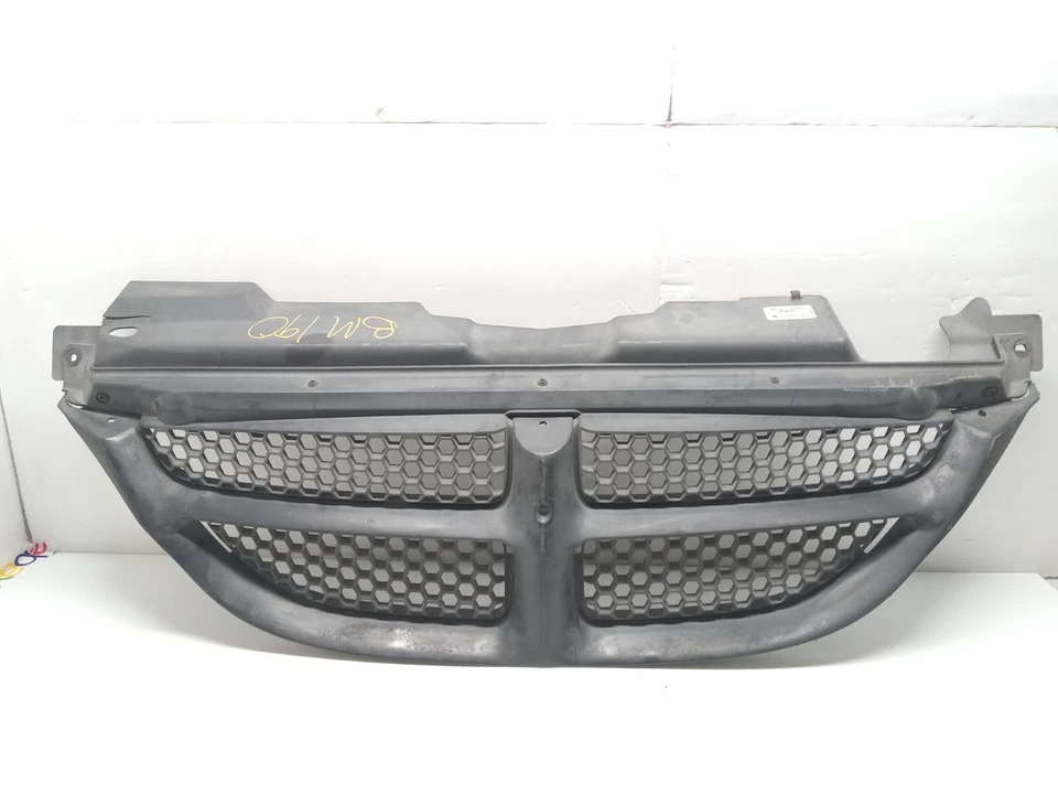 Dodge Grand Caravan 1999-2000 parrilla delantera panal OEM, 104-01637 Foto 1 de 4