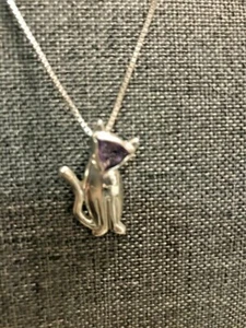 VINTAGE 925 SILVER CAT PENDANT WITH TRIANGLE AMETHYST FACE, 18" BOX CHAIN - Picture 1 of 5