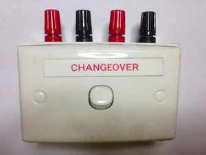 CLIPSAL	Laboratory/Training Test Switch CHANGEOVER 4mm plugs - Picture 1 of 1