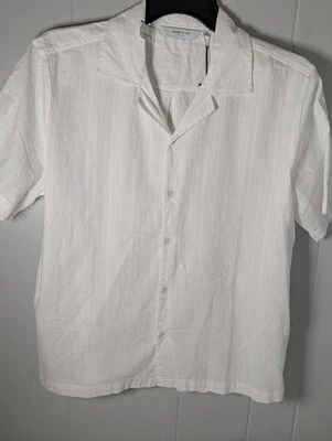 Nueva Camisa Kenneth Cole Para Hombre Blanca Informal Algodón Talla M Corta Slvs Elegante Cubana Foto 1 de 4